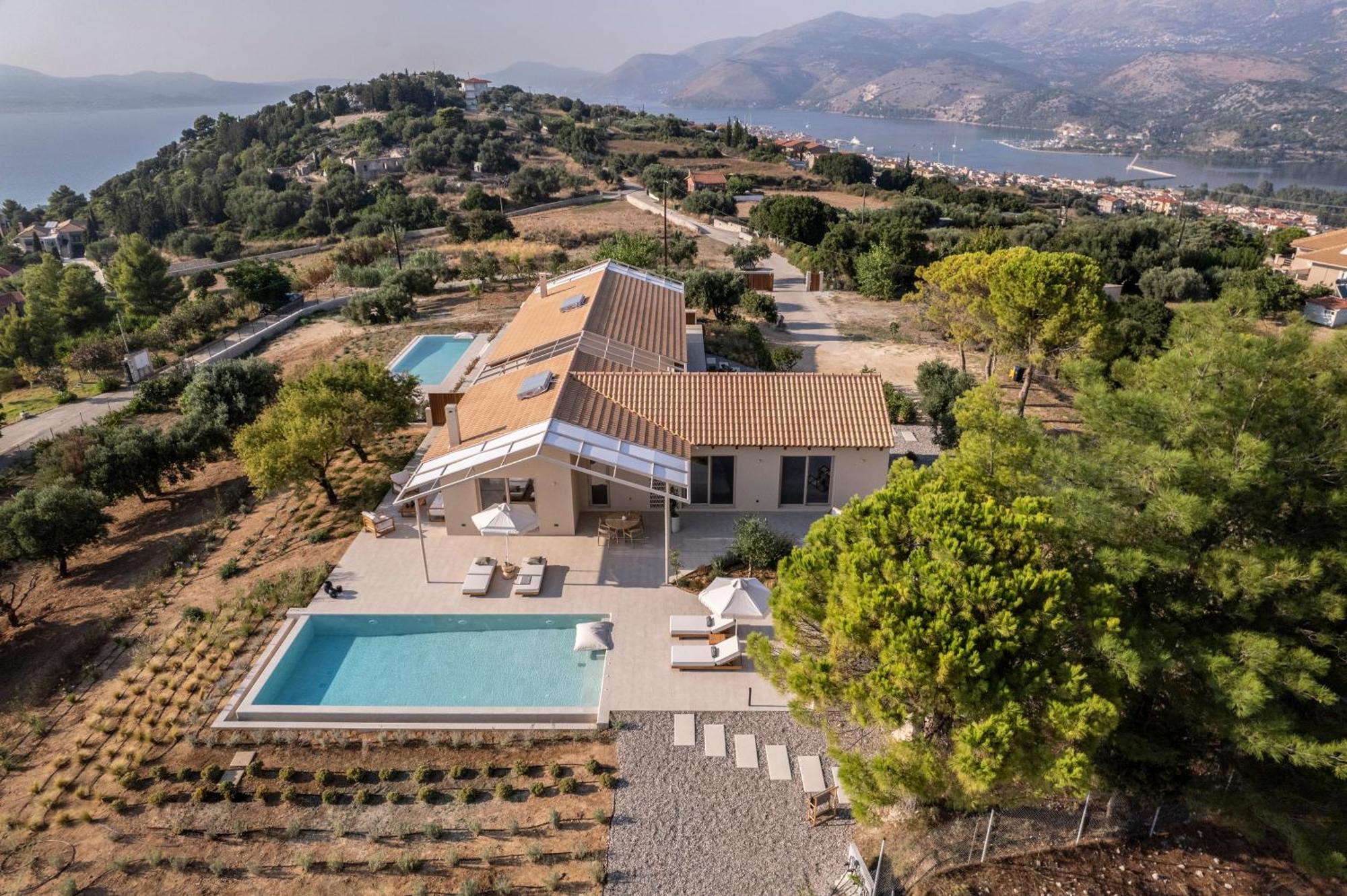 ארגוסטולי Avertosia Luxury Villas מראה חיצוני תמונה