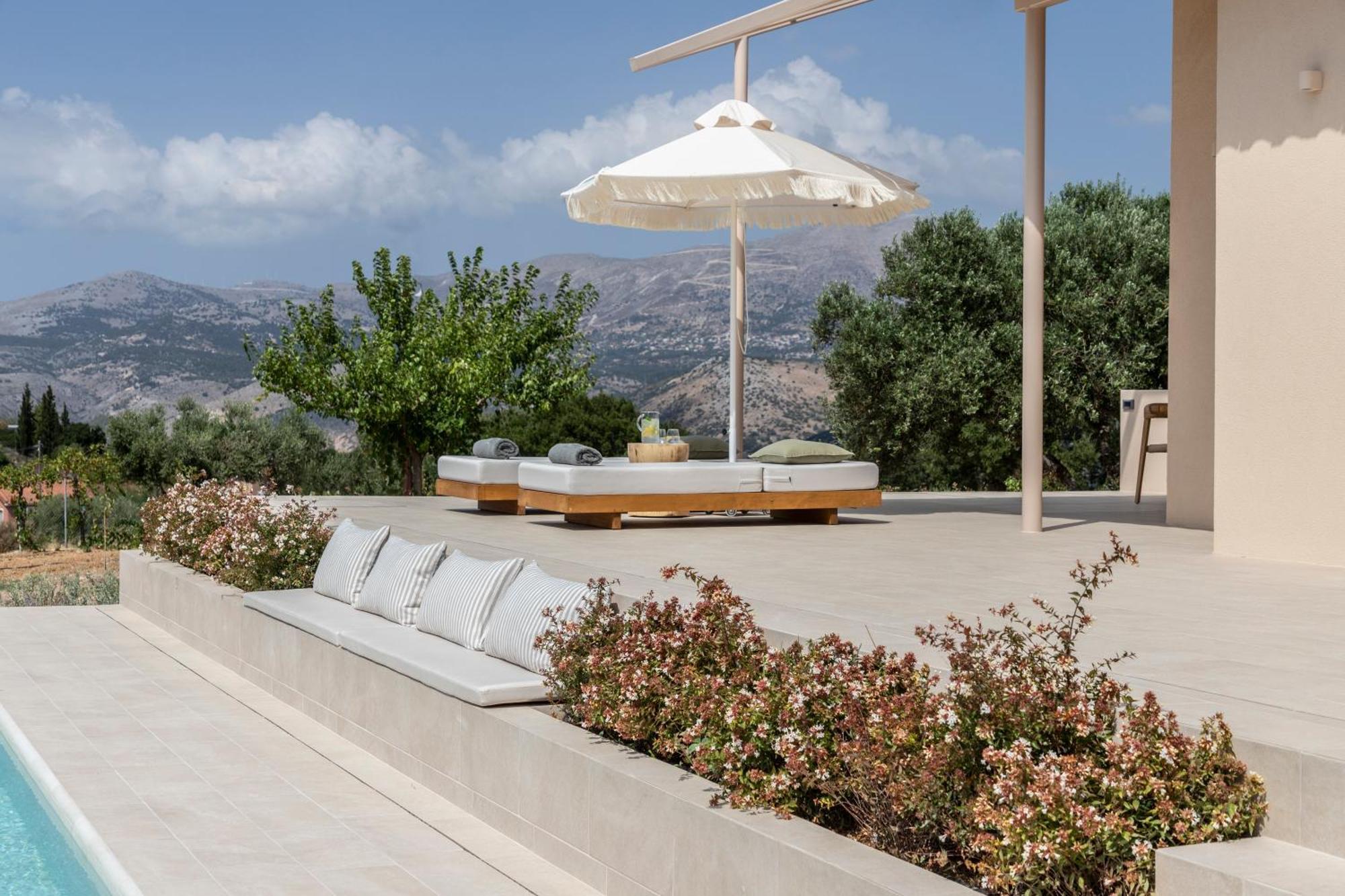 ארגוסטולי Avertosia Luxury Villas מראה חיצוני תמונה
