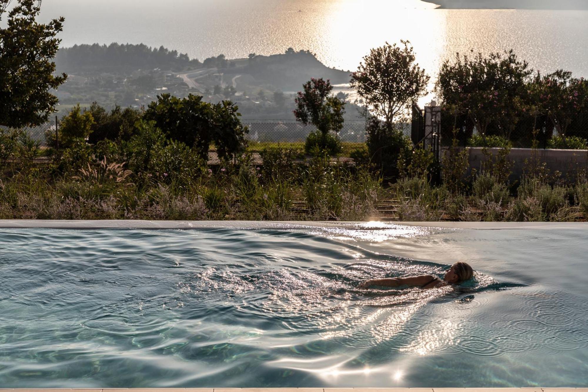 ארגוסטולי Avertosia Luxury Villas מראה חיצוני תמונה